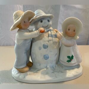 Vintage Homco “Snow Play”Snowman Figurine with Children White, Blue, Tan EUC